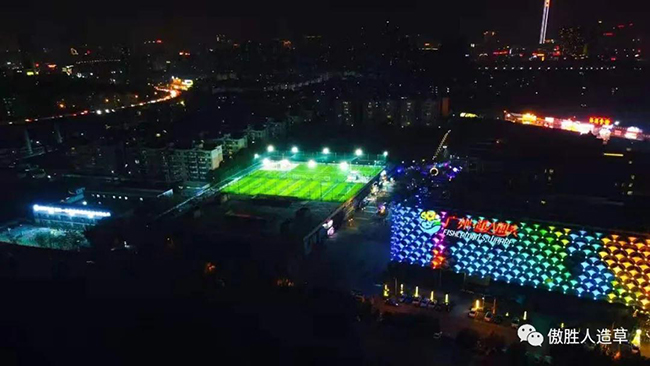 洛溪?jiǎng)懦闱驁? alt=